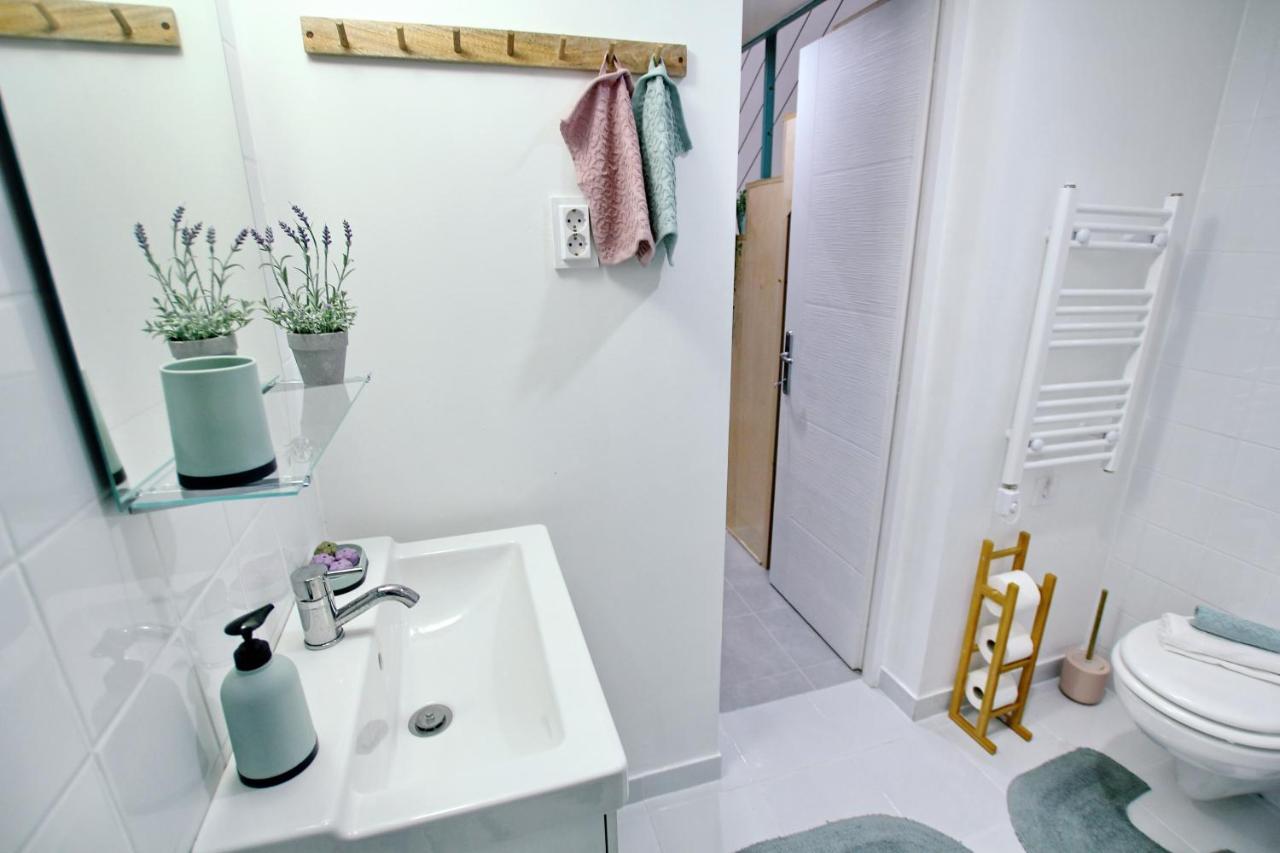 Lovely&Modern Downtown Apartment With Free Parking Budapesta Exterior foto